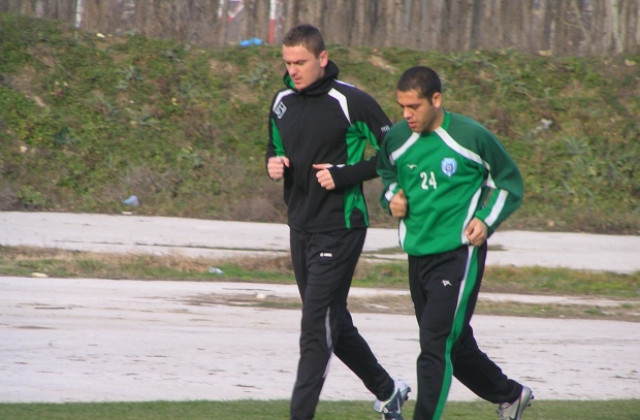 Черно море стартира с победа в контролите, Ратников бележи