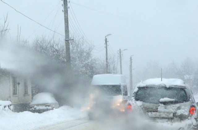 Пътната обстановка след поредния снеговалеж