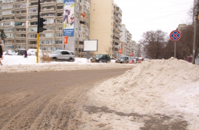 Продължават да лугират заради опасност от поледици