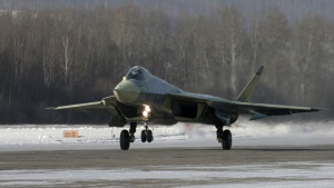 Новият изтребител на Сухой дебютира във въздуха
