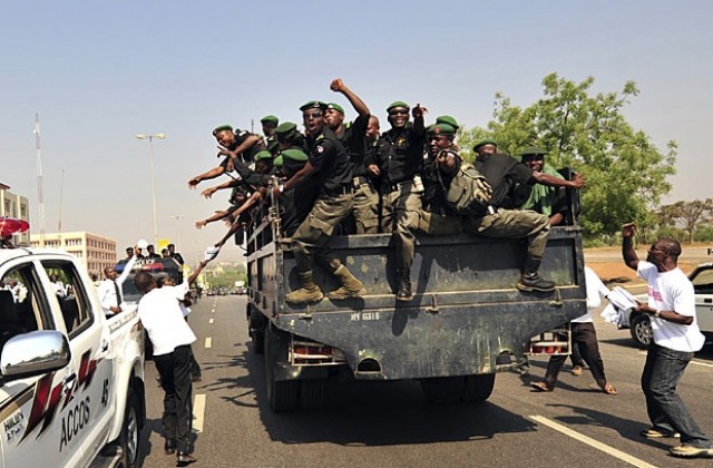 Нигерийски бунтовници прекъснаха едностранно примирие с правителството
