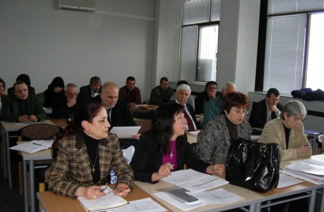 5 фирми ще получат компенсации за намалено работно време в Ловешко