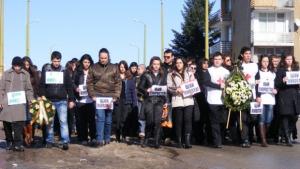 Повече от 500 габровци в протестното шествие в памет на