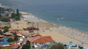 Заустват на миля в морето отпадните води на Златните