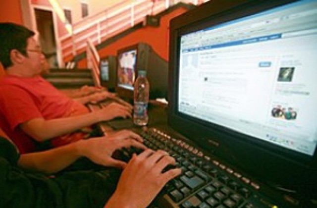 Facebook измести популярността на блоговете сред младите