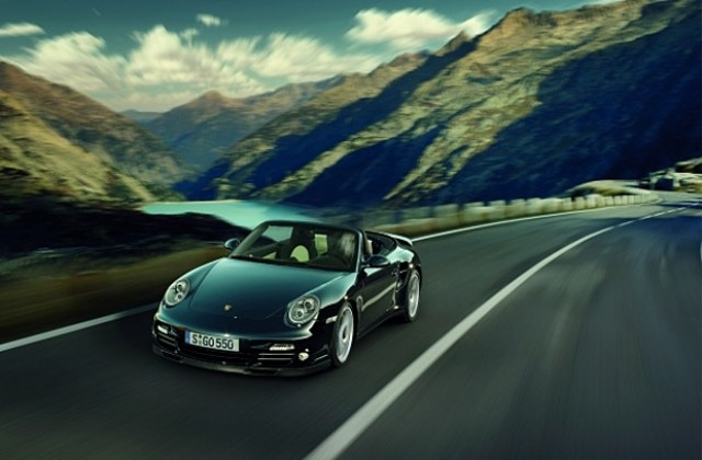 Porsche представя новото 911 Turbo S в Женева