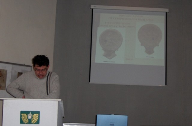 Римски лампи от I-III в. представиха в музея във Враца