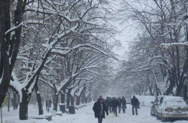 Тежките метеорологични условия ще продължат, предупреждават от Общината