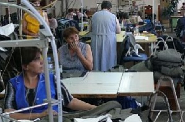 Гръцки бос оставя без работа 30 шивачки от Кресна