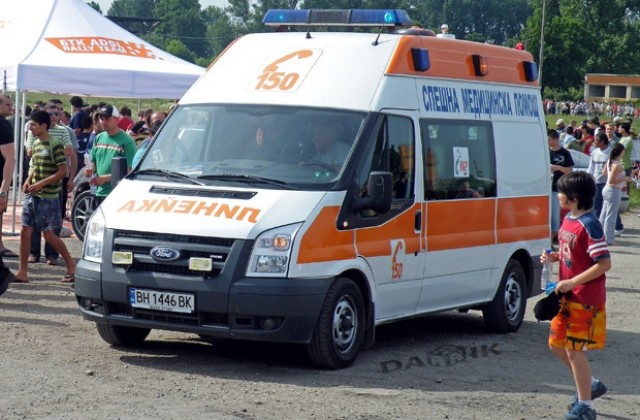 Възрастен мъж скочи от терасата си