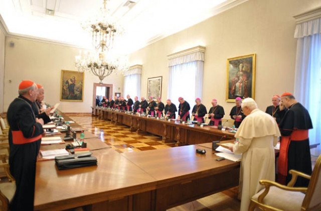 Папа Бенедикт призова ирландските епископи да възстановят доверието в църквата