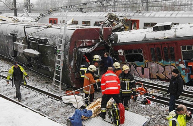 Преминаване на червен семафор предизвикало влаковата катастрофа в Белгия