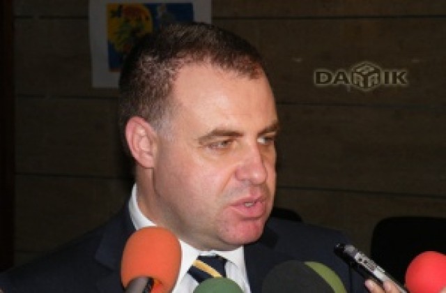 Министър Найденов - с жест за Борован