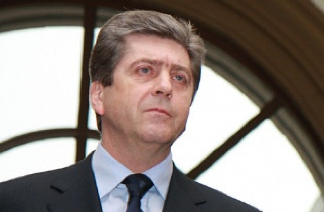 Първанов пред Дарик: Налагам вето на ГМО-тата!