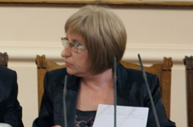Лапсус съкрати с два часа работата в НС
