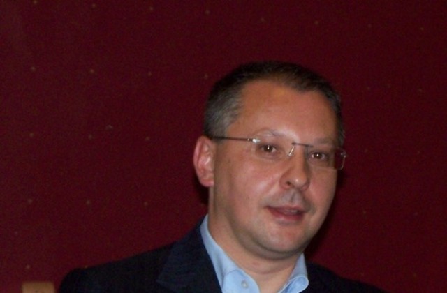 Станишев: Премиерът се изгаври с кметовете на общини