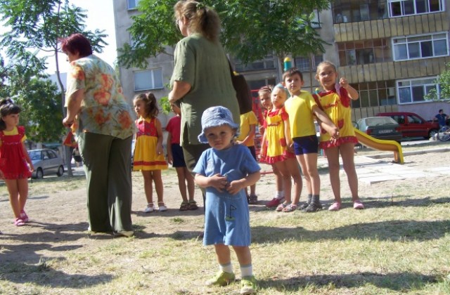 Специални устройства пречистват водата в детските градини в „Западен”