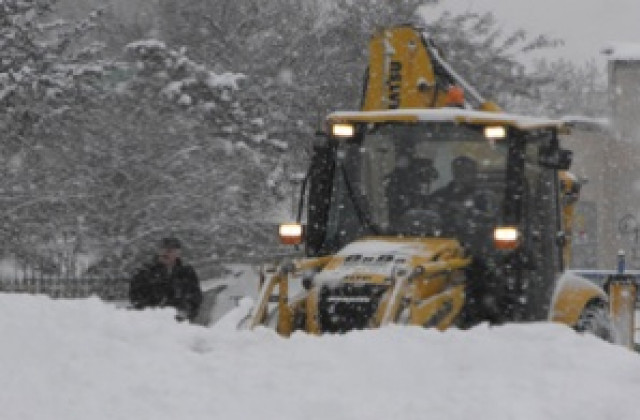 Глобяват снегопочистваща фирма за лоша работа