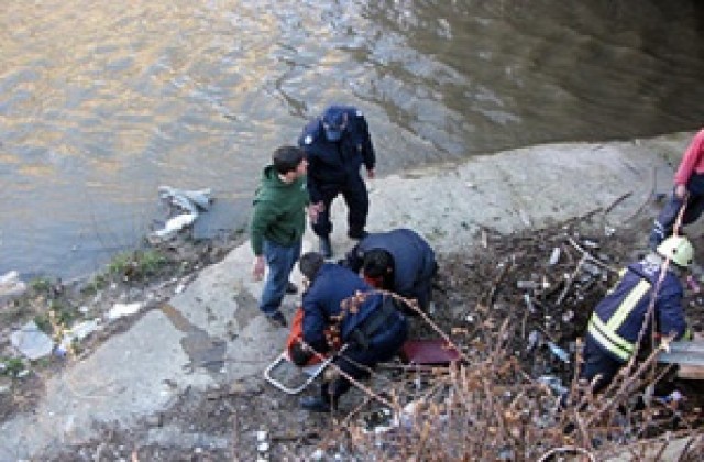 Откриха труп на жена във Владайска река