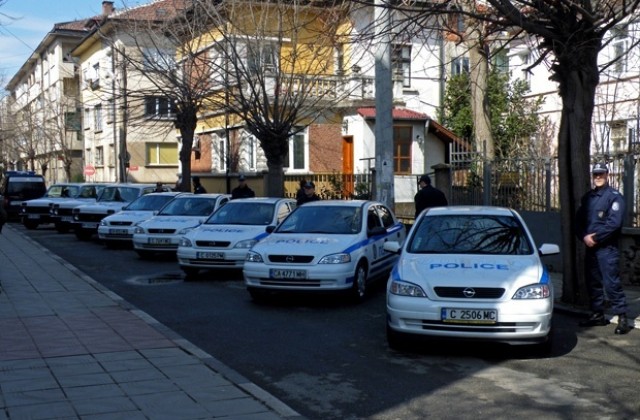 Четирима души са задържани за незаконна лихварска дейност