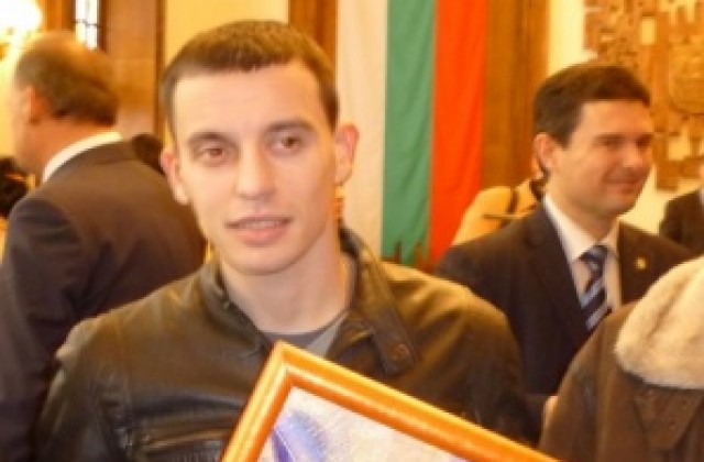 Детелин Далаклиев получи колаж и поздравителен адрес за заслугите си