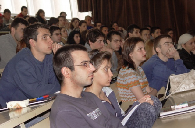 Плевенски студенти искат on-line лекции