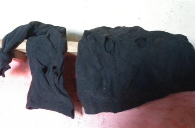 Задържаха двама мъже, ограбили и пребили свой съселянин