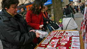 Мартеничка бяла и червена води пролетта