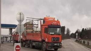 Собственици на камиони протестират срещу превозвач
