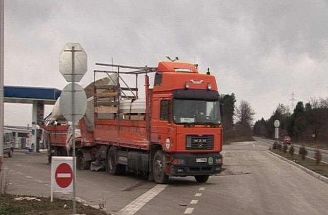 Собственици на камиони протестират срещу превозвач