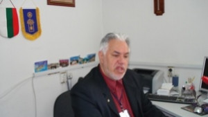 Надиграват се в езиковата гимназия