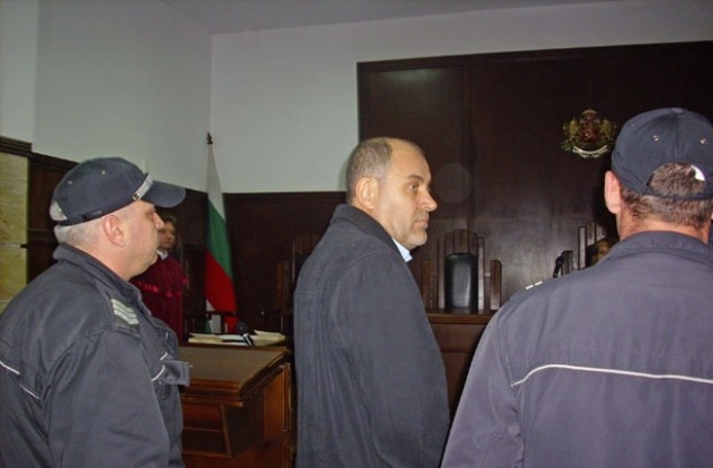 72 часа арест за Хаджиев и Ганев