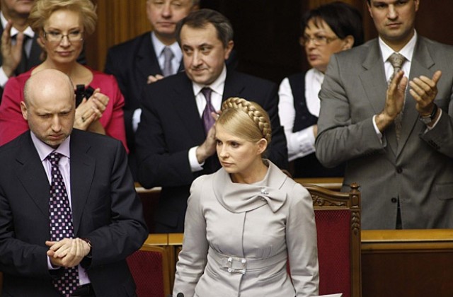 Украинският парламент гласува вот на недоверие на правителството на Тимошенко