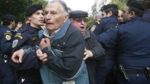 Протести в Гърция срещу затягането на коланите