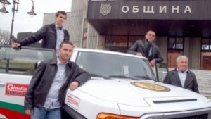 Състезателен автомобил ще рекламира Варна