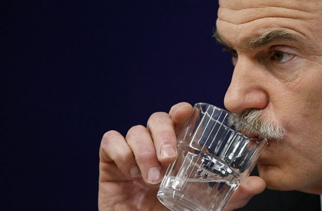 Папандреу ще иска от Берлин подкрепа, а не пари
