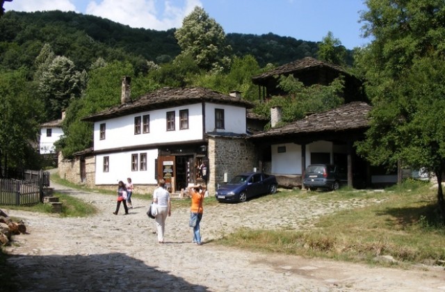 Осмомартенски празник на Боженци