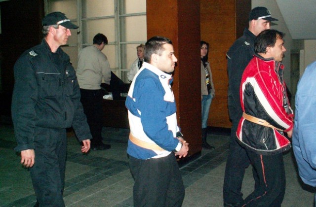 Трима задържани за наркотици в Старозагорско остават в ареста