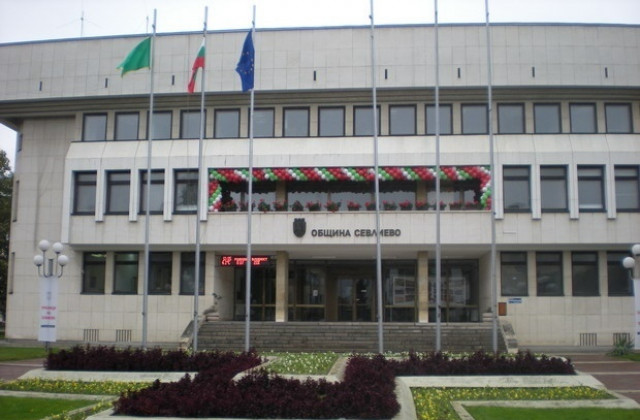 Кметът на Севлиево: Очаква ни напрегната 2010-а и работа при екстремни условия