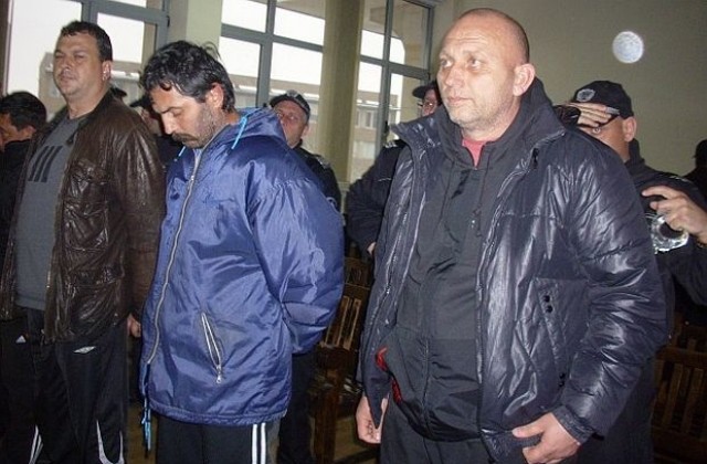 Огнян Атанасов и петима от престъпната му група остават в килиите