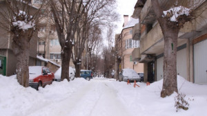 35 машини са чистили улиците цяла нощ уверяват от общината