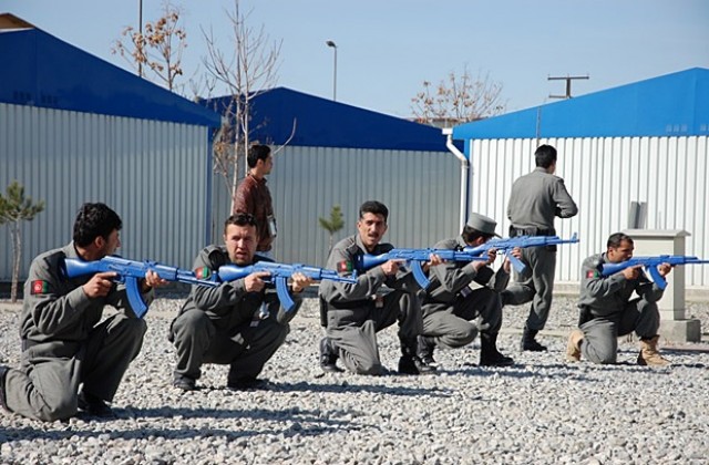 Време за афганистанската полиция да поеме отговорност за сигурността в страната