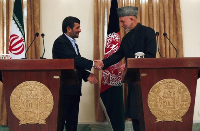 Ахмадинеджад: НАТО не може да донесе мир в Афганистан