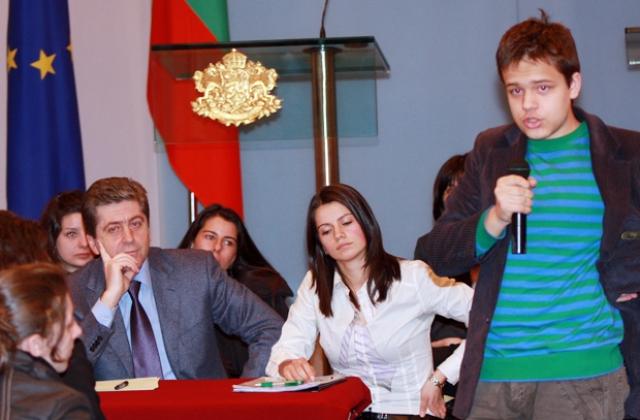 България все още се изживява като кандидат член на ЕС според Първанов