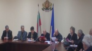 Управителят на областта подпомага военен филм