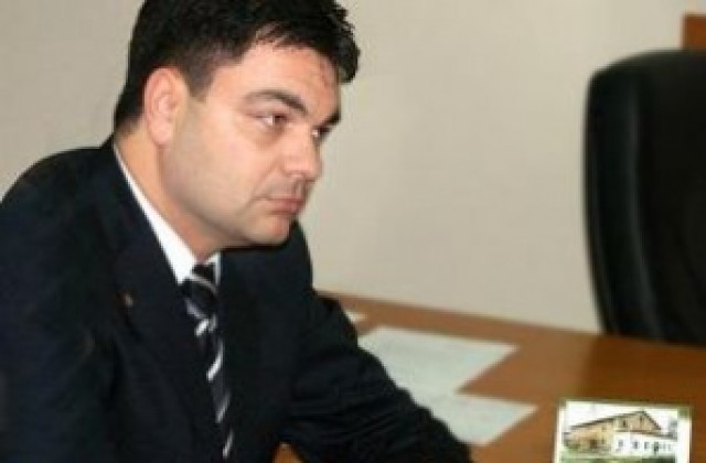 Депутатът Иво Димов посреща ученици в Парламента