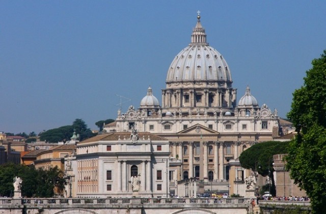 Ватиканът: Опитите да се свърже папата с педофилски скандали се провалиха