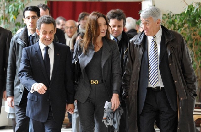 Французите наказаха Саркози