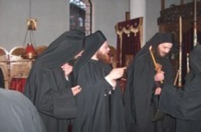 Монасите от Копиловци се обявиха против ГМО