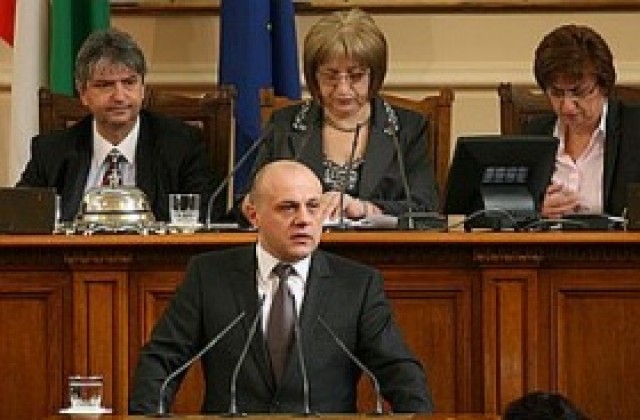 Министър Томислав Дончев поиска 33 дни толеранс